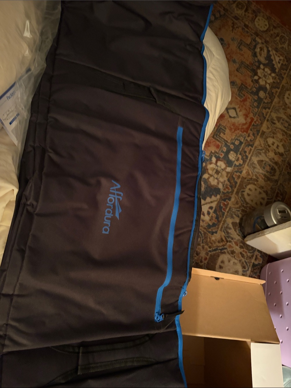 Black snowboard bag brand new in box Blue Trim boot cover included